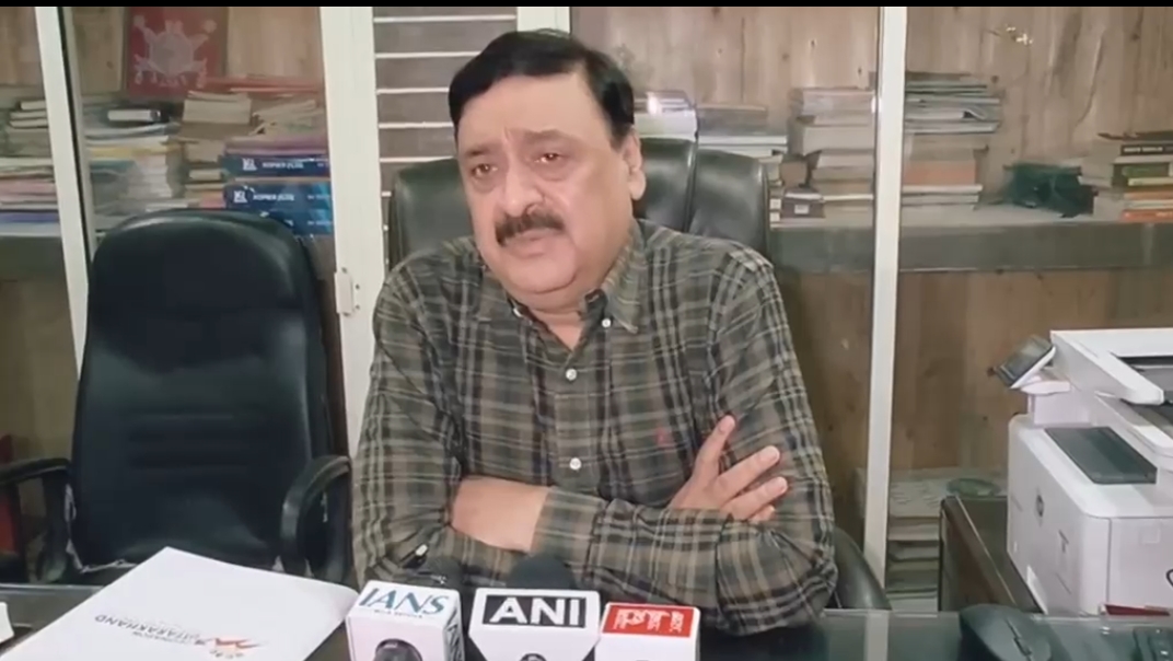 ग्लोबल इन्वेस्टर समिट पर भ्रामक खबरों को सचिव उद्योग विनय शंकर पांडे ने किया खारिज  पाण्डे ने बोला ₹1.01 लाख करोड़ से अधिक के निवेश की ग्राउंडिंग,पूरा डेटा सार्वजनिक