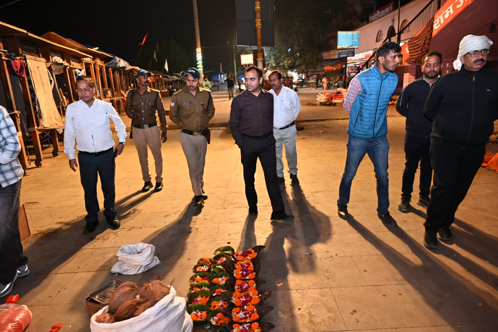 मुख्यमंत्री पुष्कर सिंह धामी के निर्देशों पर सड़कों को गड्ढामुक्त करने हरकी पैड़ी एवं अन्य घाटों के सौंदर्यीकरण कार्यों को समयबद्धता के साथ पूर्ण करने के जिलाधिकारी ने दिए निर्देश