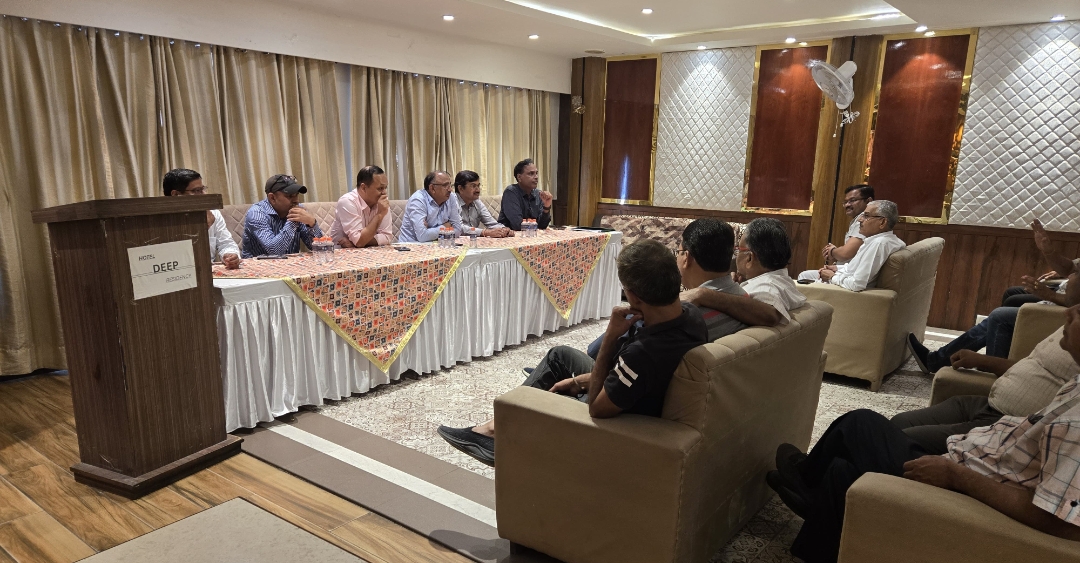 त्योहारी सीजन से पहले खाद्य सुरक्षा मानकों के प्रति व्यापारियों को किया जागरूक  कुट्टू आटे के निर्माण, विक्रय एवं भंडारण में सावधानियों तथा लाइसेंस-पंजीकरण संबंधी प्रावधानों की दी जानकारी