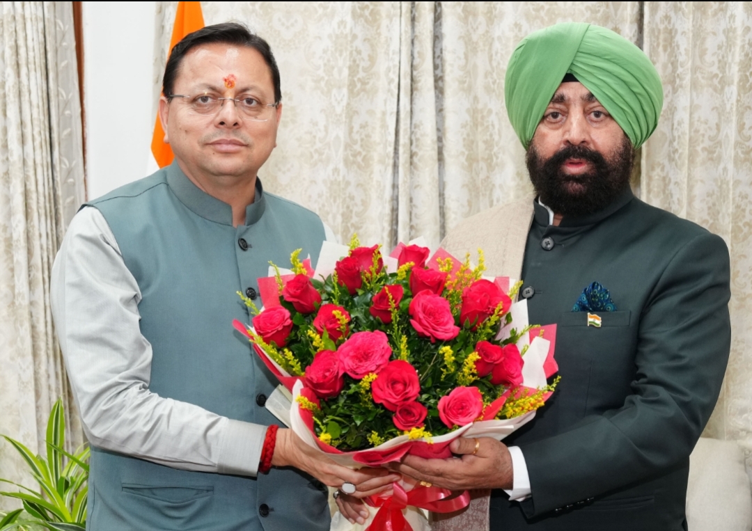 मुख्यमंत्री पुष्कर सिंह धामी ने लोकभवन में राज्यपाल लेफ्टिनेंट जनरल गुरमीत सिंह सेवानिवृत्त से की शिष्टाचार भेंट